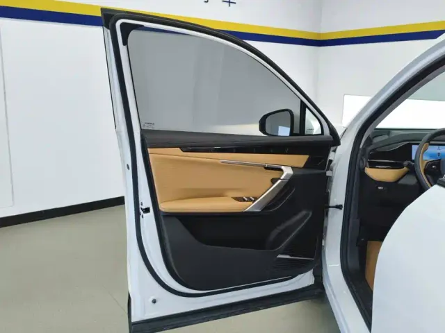 Geely Boyue L — Фото автомобиля 7