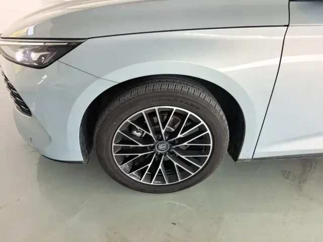 BYD Qin L — Фото автомобиля 22