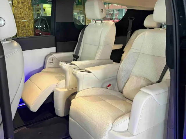 Li Auto MEGA — Фото автомобиля 4