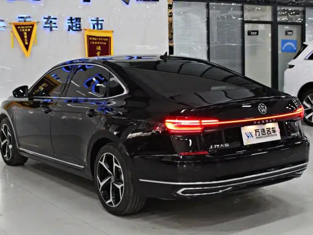 Volkswagen Passat — Фото автомобиля 15