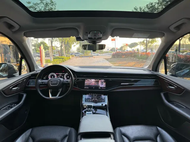 Audi Q7 — Фото автомобиля 7
