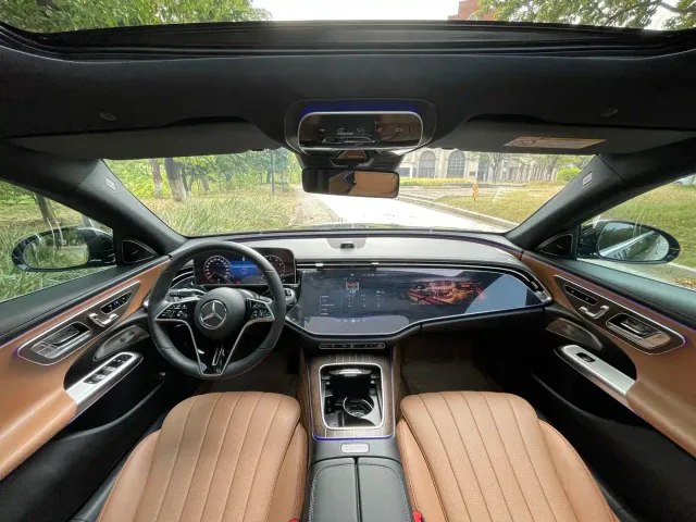 Mercedes-Benz E-Class — Фото автомобиля 8