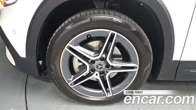 Mercedes-Benz GLB-Class — Фото автомобиля 5