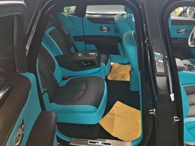 Rolls-Royce Ghost — Фото автомобиля 14