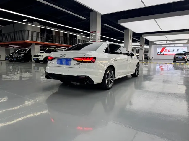 Audi A4L — Фото автомобиля 12