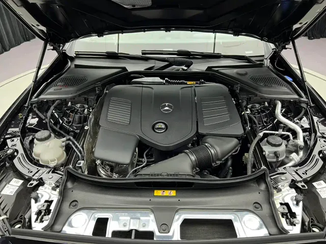 Mercedes-Benz E-Class — Фото автомобиля 17