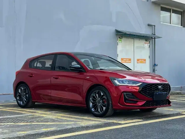 Ford Focus — Фото автомобиля 3