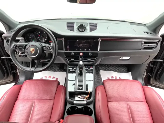 Porsche Macan — Фото автомобиля 14