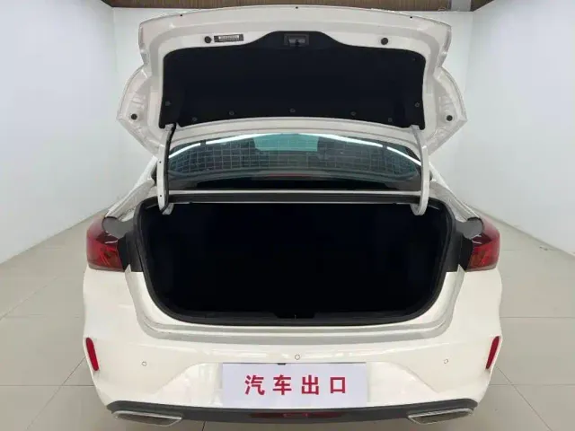 Changan Eado — Фото автомобиля 8