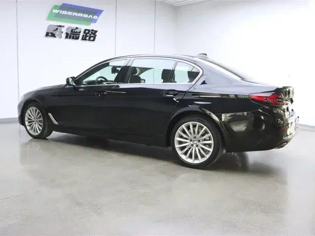 BMW 5 Series — Фото автомобиля 6