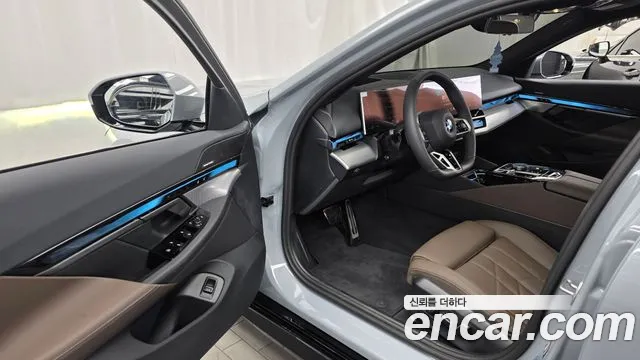 BMW 5-Series — Фото автомобиля 8