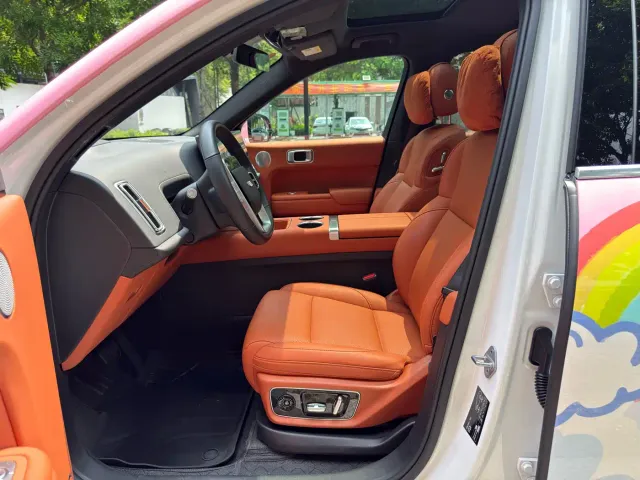 Li Auto L7 — Фото автомобиля 13