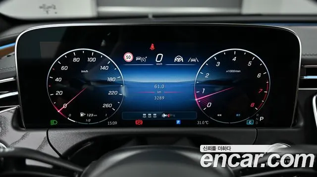 Mercedes-Benz E-Class — Фото автомобиля 8