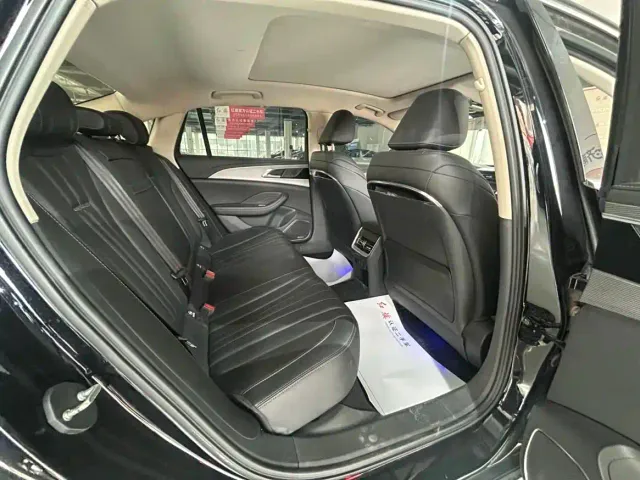Hongqi H5 — Фото автомобиля 6
