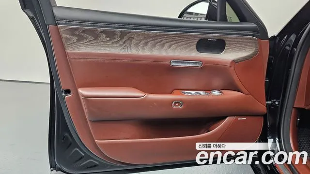 Genesis G90 Бензин 3.5 турбо AWD — Фото автомобиля 15