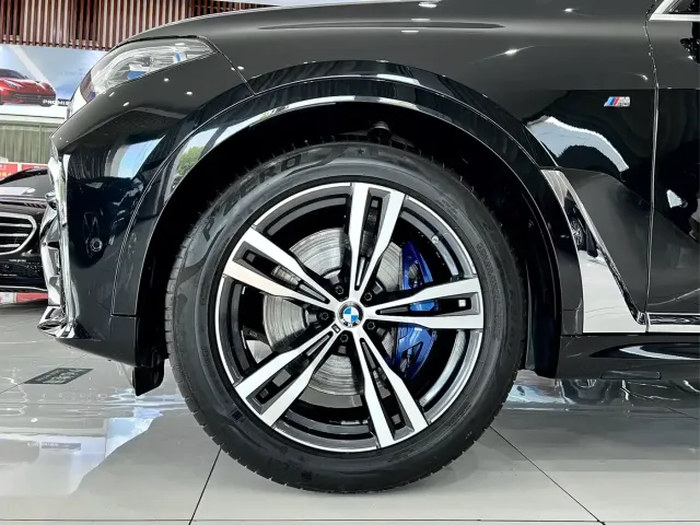 BMW X7 — Фото автомобиля 25