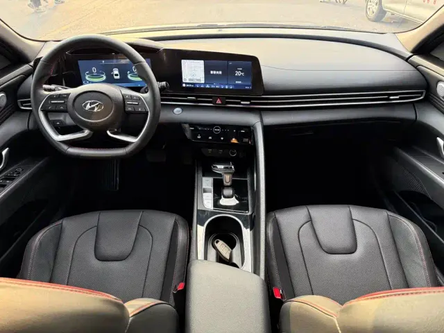 Hyundai Elantra — Фото автомобиля 5