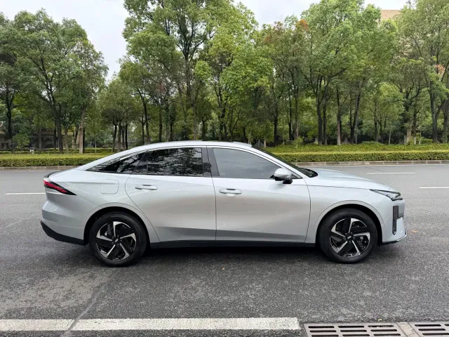 Geely Galaxy L6 — Фото автомобиля 4