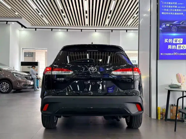 Toyota Corolla Cross — Фото автомобиля 5