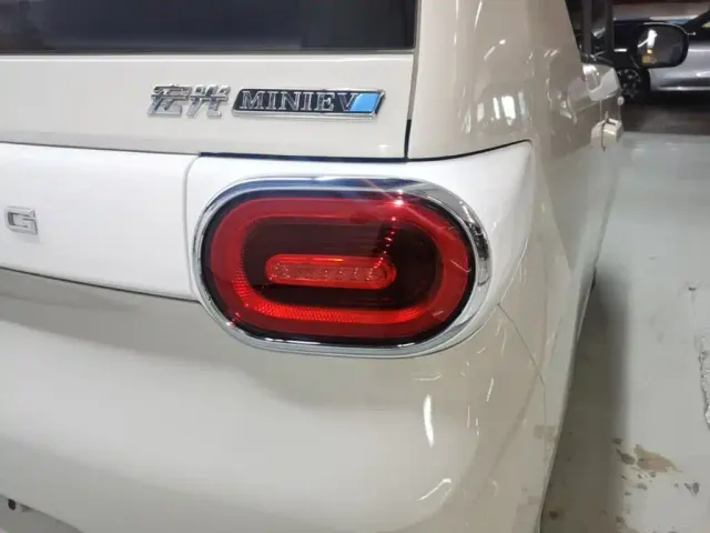 Wuling Hongguang Mini EV — Фото автомобиля 7