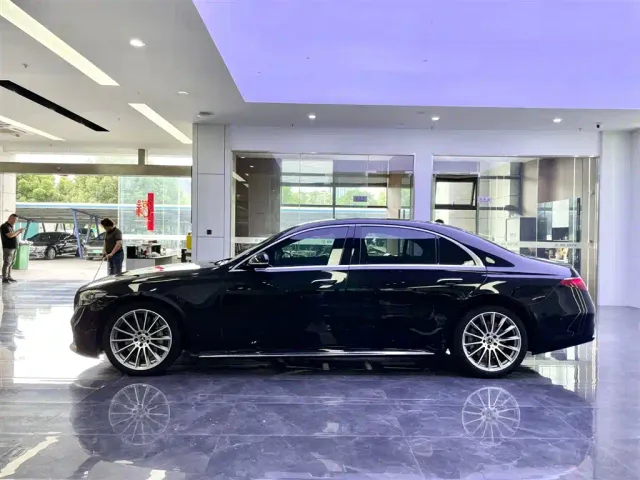 Mercedes-Benz S-Class — Фото автомобиля 3