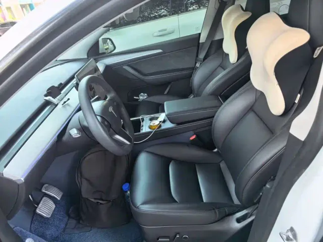 Tesla Model Y — Фото автомобиля 7