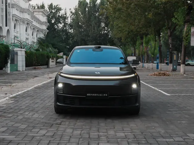 Li Auto L7 — Фото автомобиля 2