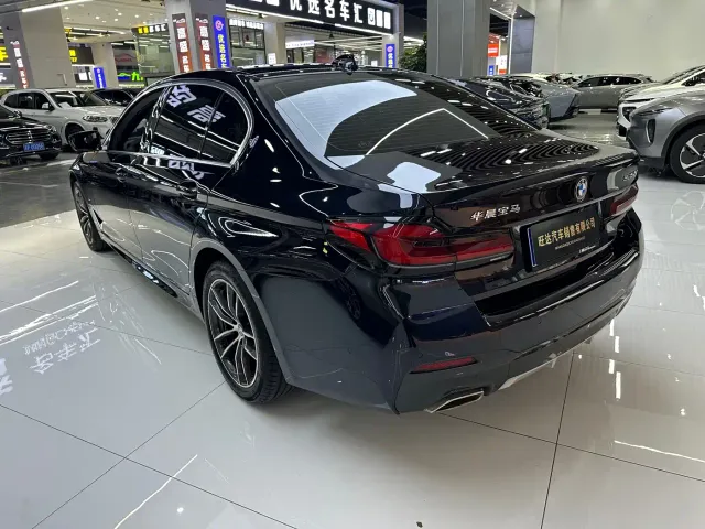BMW 5 Series — Фото автомобиля 25