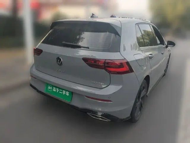 Volkswagen Golf — Фото автомобиля 4