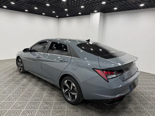 Hyundai Elantra — Фото автомобиля 9