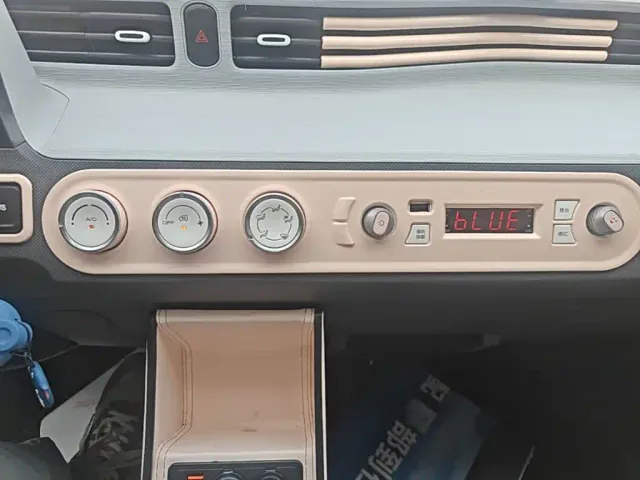 Wuling Hongguang Mini EV — Фото автомобиля 12