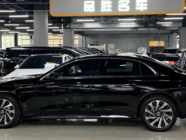 Mercedes-Benz E-Class — Фото автомобиля 4