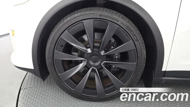 Tesla Model X — Фото автомобиля 4