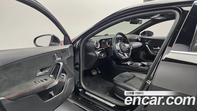 Mercedes-Benz A-Class — Фото автомобиля 10
