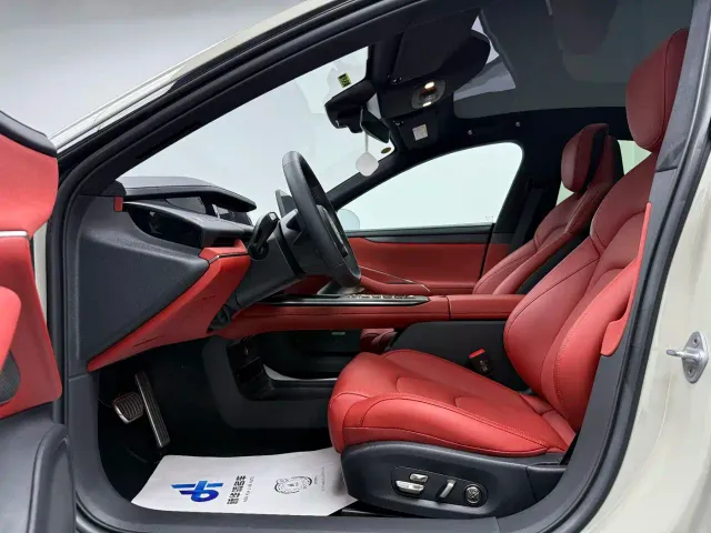 Xiaomi SU7 — Фото автомобиля 11