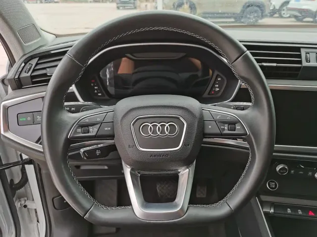 Audi Q3 — Фото автомобиля 12
