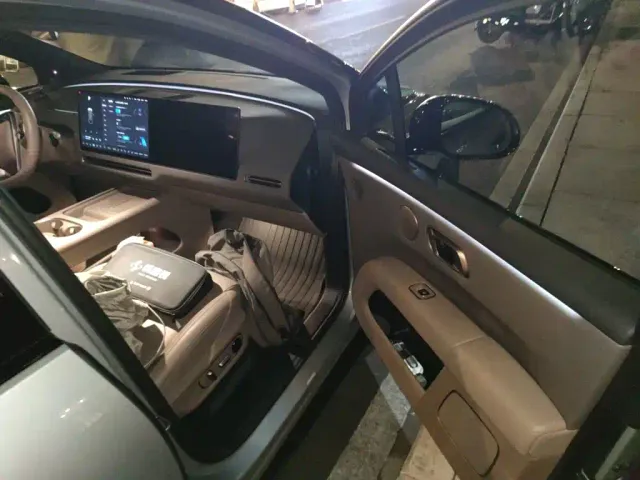 Li Auto i6 — Фото автомобиля 19