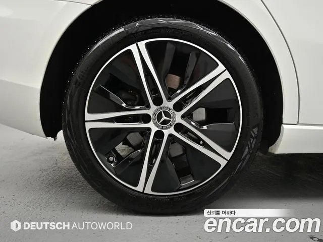 Mercedes-Benz A-Class — Фото автомобиля 5