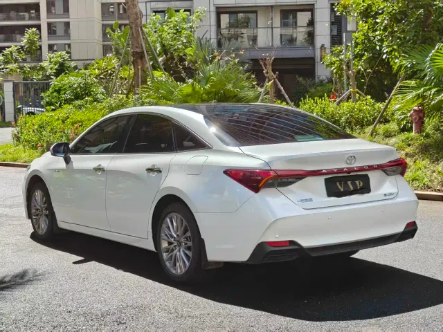 Toyota Avalon — Фото автомобиля 7