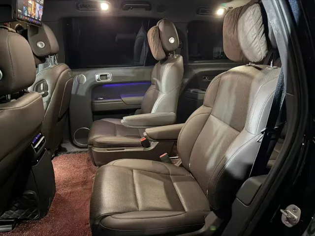 Li Auto L9 — Фото автомобиля 5