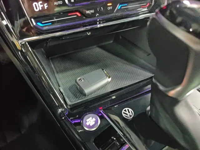 Volkswagen Passat 2025 Outstanding 380TSI Starlight Dragon Soaring Edition — Фото автомобиля 8