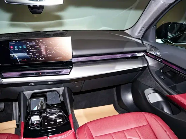 BMW 5 Series — Фото автомобиля 24