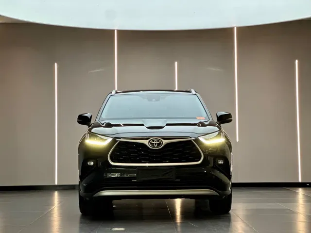 Toyota Highlander — Фото автомобиля 2