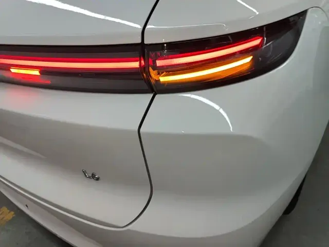 Li Auto L6 — Фото автомобиля 7