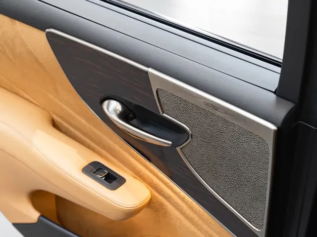 Lexus LS — Фото автомобиля 18
