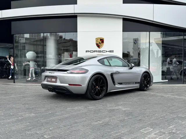 Porsche 718 — Фото автомобиля 6