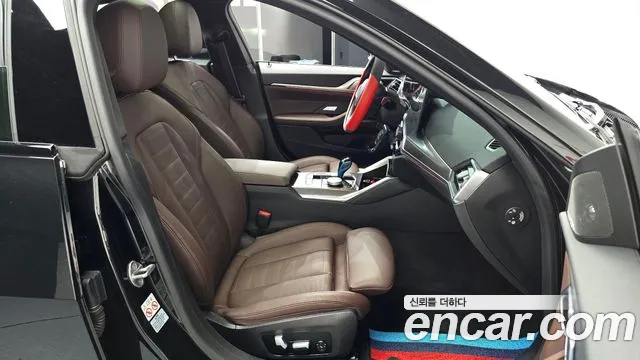 BMW i4 — Фото автомобиля 25