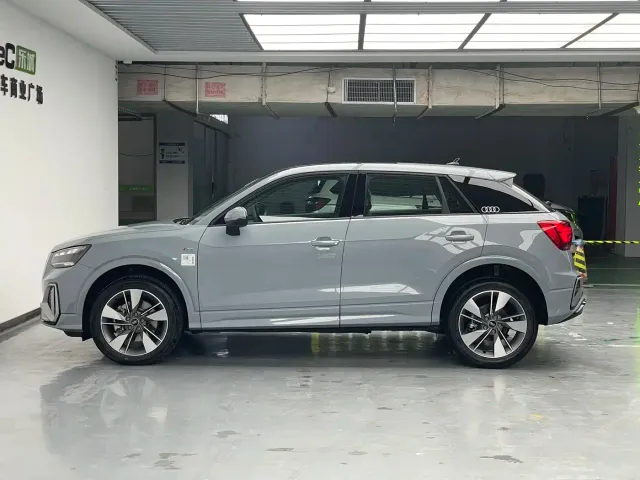 Audi Q2L — Фото автомобиля 7
