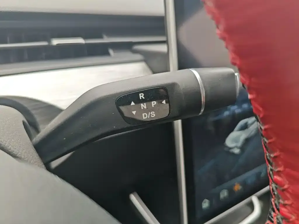 Nezha Auto Nezha V 2022 Tide 300 Lite Ternary Lithium — Фото автомобиля 13