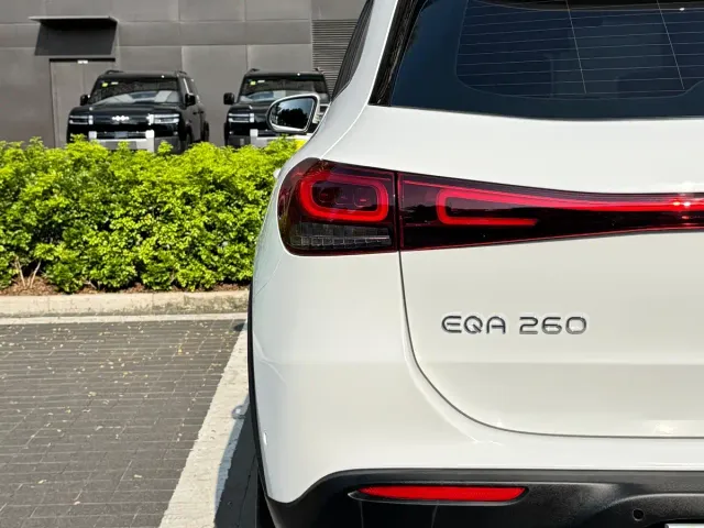 Mercedes-Benz EQA — Фото автомобиля 10